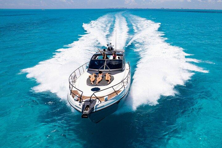 Cancún : 4 - Heure All Inclusive Yacht de luxe – 50' Cranchi