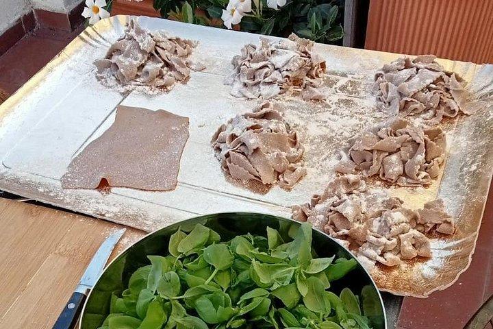 ジェノヴァで屋上料理教室：ペシュト、フレッシュパスタ＆ワイン