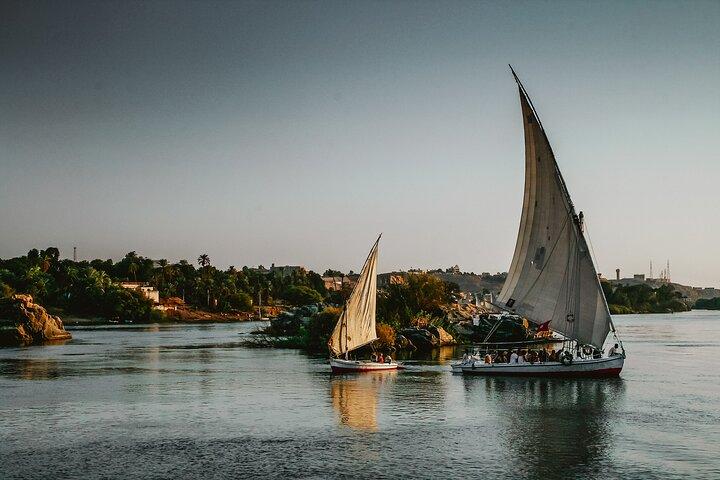 Assuan & Luxor in treno & tour con guide & hotel 3 stelle