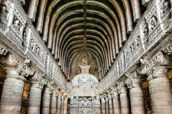 Dagstur i Ajanta grottor