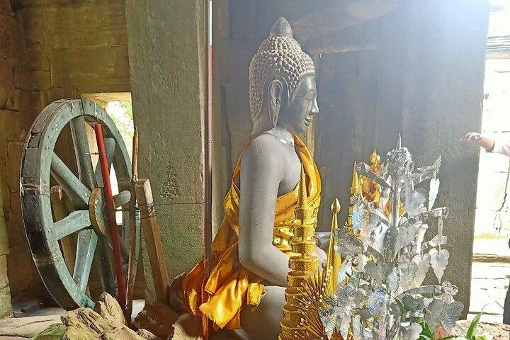 Private Angkor Sunrise Guided Tour