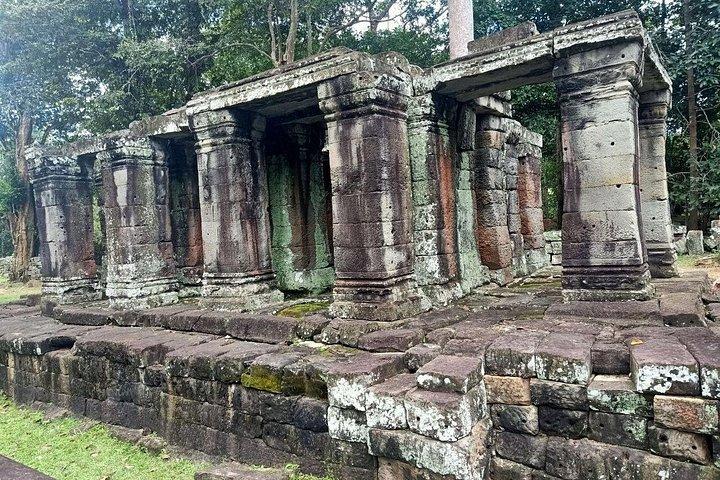 Private Angkor Sunrise Guided Tour