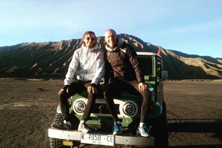 Bromo Sunrise Tours vía Surabaya