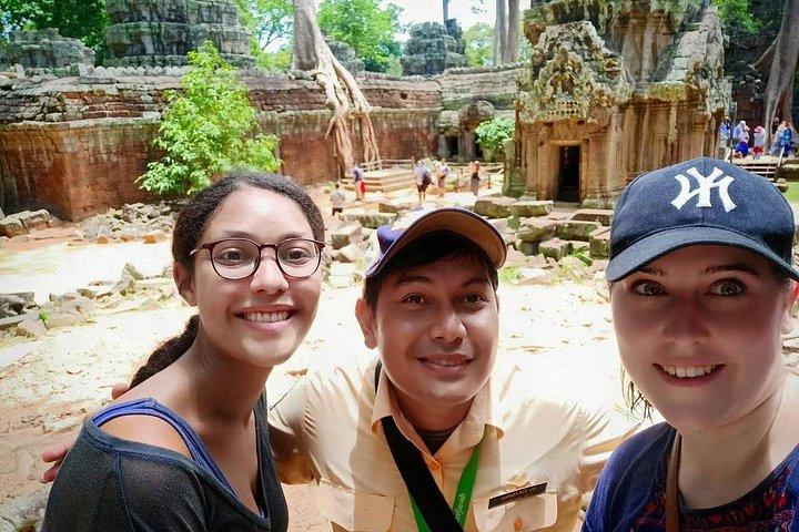 Private Banteay Srei and 4 Temples Guided Tour