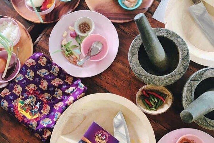 Kochabendkurs Chiang Mai Besuchen Sie den Bio-Garten und -Markt