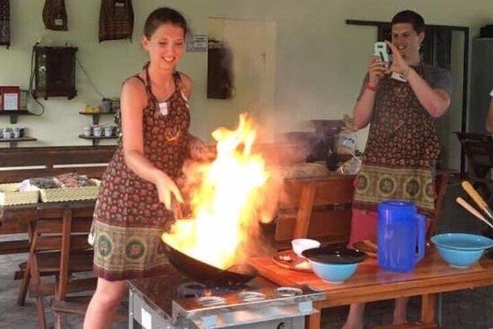 Kochabendkurs Chiang Mai Besuchen Sie den Bio-Garten und -Markt