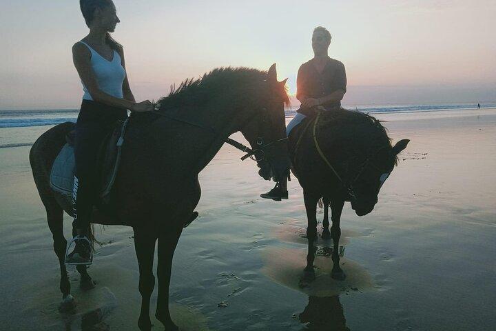 バリ島セミニャックビーチでの乗馬体験