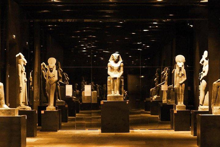 大エジプト博物館、ピラミッドへのプライベート日帰りツアー