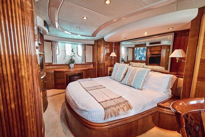 Heather Nikki 80 フィート イタリア製 Azimut ヨット レンタル
