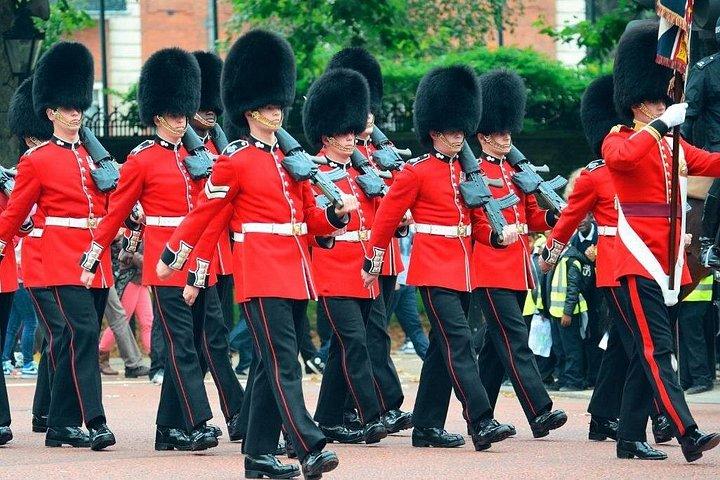 クラシックな旅程でのロンドンの 4 時間プライベート ガイド ツアー