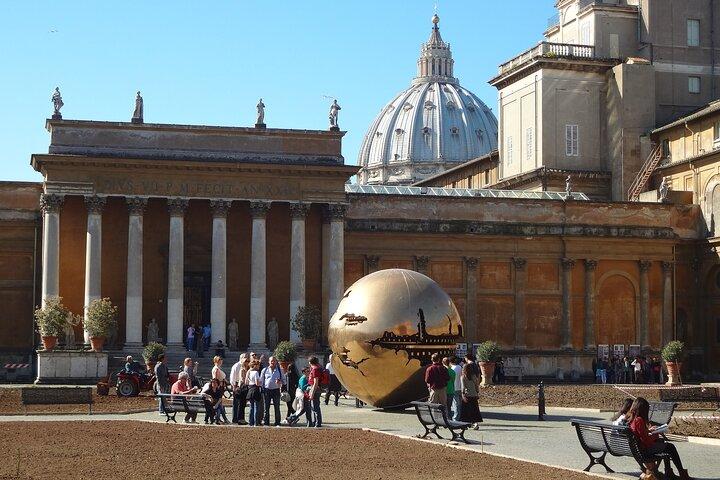Vatican & Sistine Chapel Private Skip-the-line Tour with PhD Licensed Guide