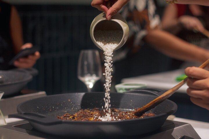 マドリードでパエリア料理教室と飲み放題のワインペアリング