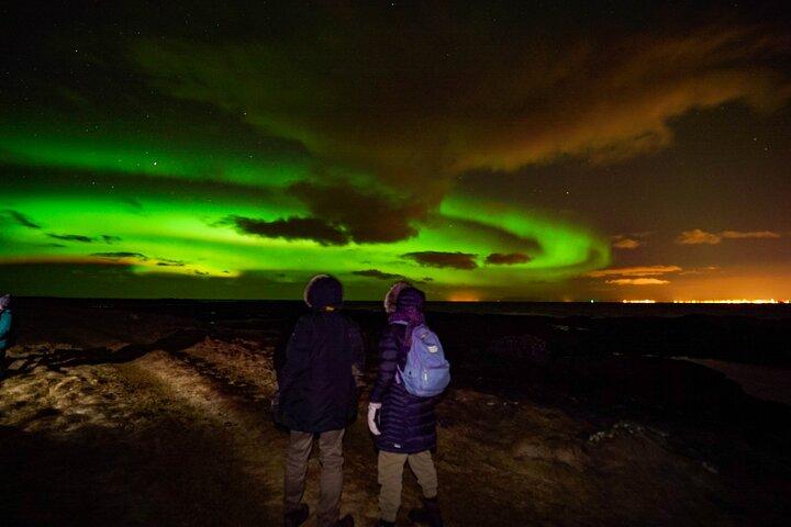Excursion en petit groupe en 4x4 Reykjavik Northern Lights avec photographe