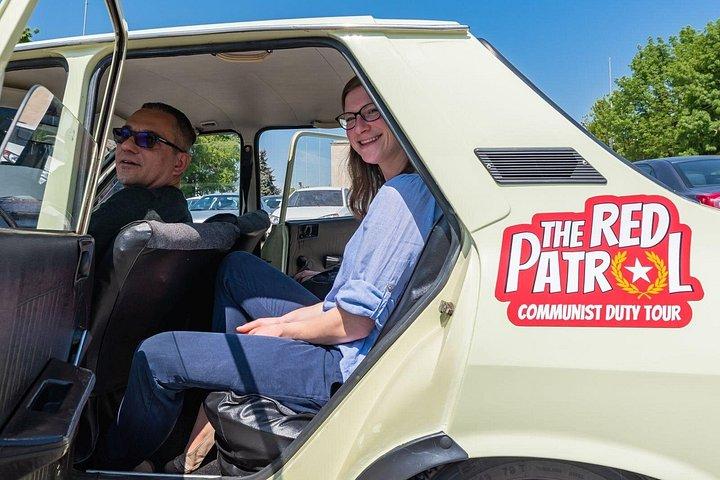 プライベートツアー-ルーマニアの車に乗ったニコラエ・チャウシェスクの最後の日