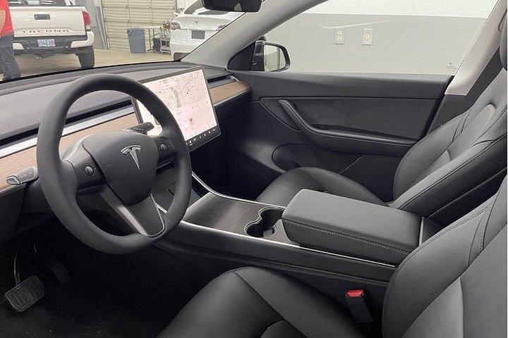 Private SUV Tour by 100% Electric Tesla