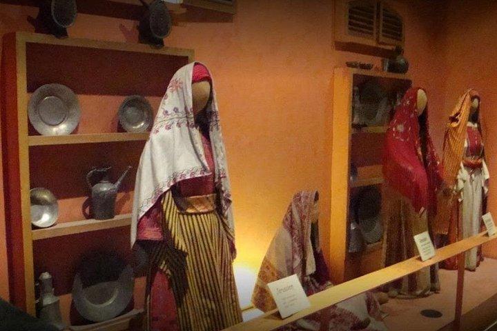 アンマンの文化財：終日プライベートミュージアムの体験