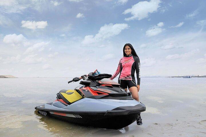 Bali Watersport Package: Parasailing Adventure, Jet Ski, Banan og Donut Boat
