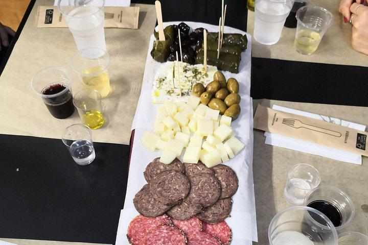 アテネのギリシャ テイスティング ワークショップと食品市場ツアー
