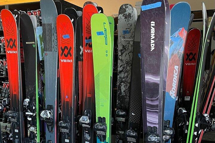 SnowbasinとPowder Mountainのデモスキーレンタルパッケージ
