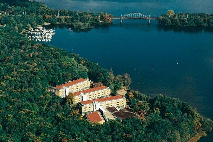 Excursão privada de dia inteiro em Berlim e Potsdam de carro