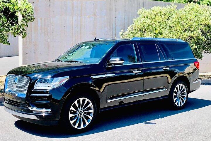Flughafentransfer: Dubai Airport DXB nach Dubai im Luxus-Van/SUV