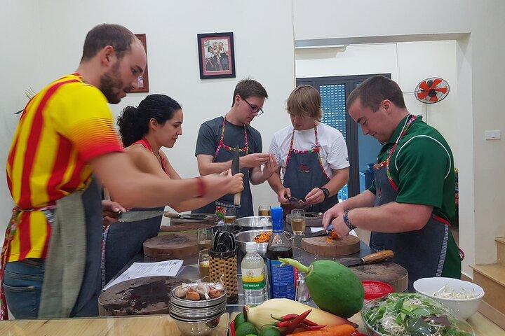 Chef Duyen's thuiskooklessen en marktrondleidingen