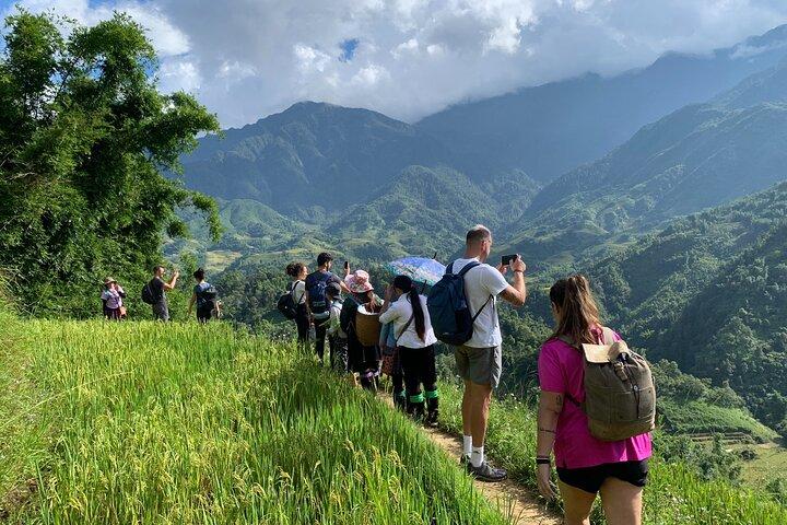 Sapa Trekking Tour 2 dagar 1 natt med buss