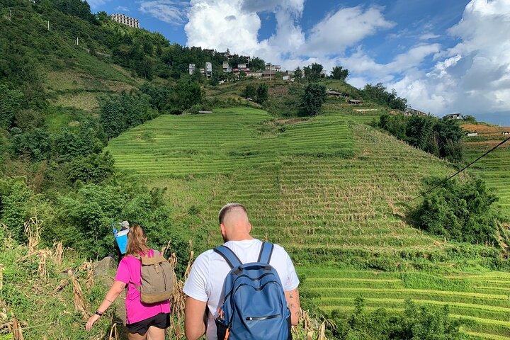 Sapa Trekking Tour 2 dagar 1 natt med buss