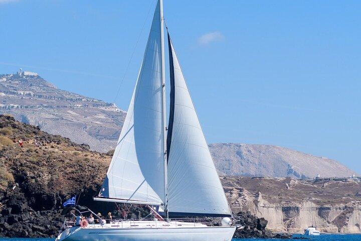Crucero privado de crucero diurno de Santorini con comida, bebidas y traslado incluidos