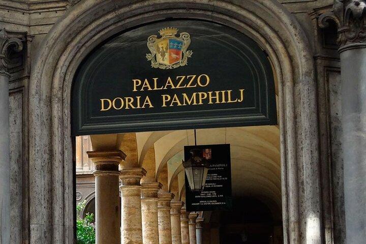 Excursion privée au palais et galerie-musée Doria Pamphilj avec guide local