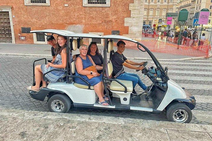 Tour privado en Roma en carrito de golf con un local y helado