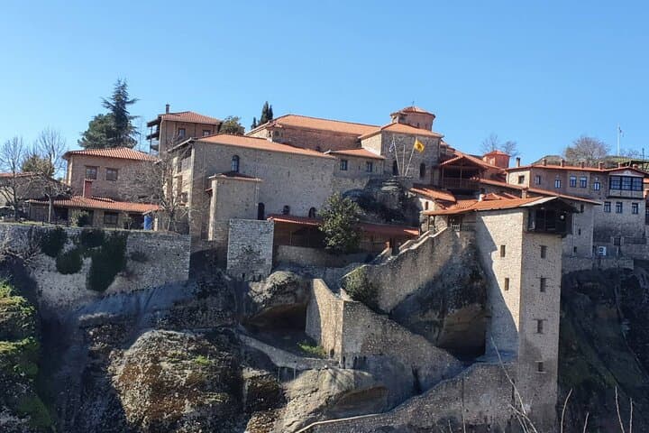 Delphi, Meteora and Thermopylae 2-Day Private Tour from Athens