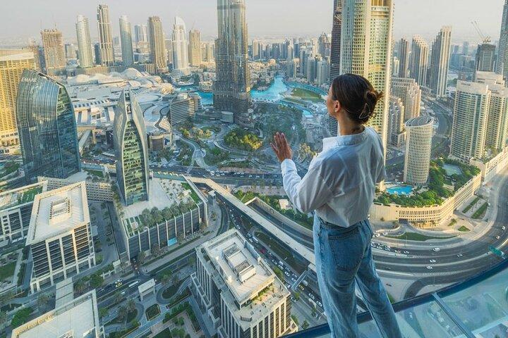 Burj Khalifa at the Top e Sky Views Entrada de Dubai com transferências