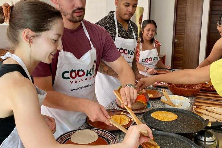 Puerto Vallarta Corso di cucina messicana con tour del mercato