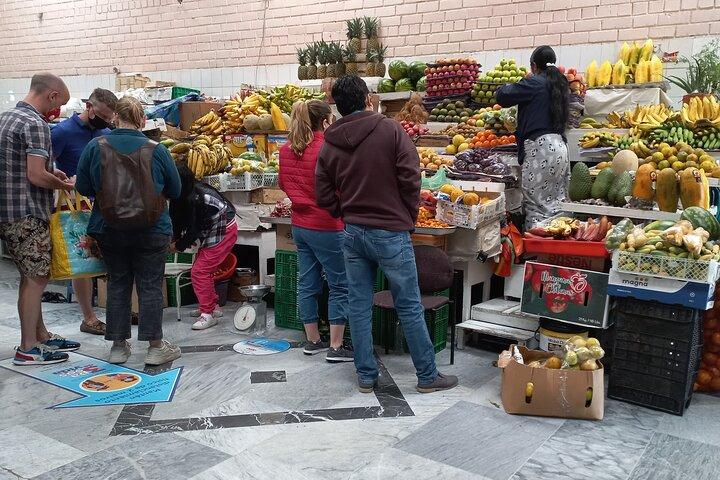 Tour Privado en Quito con mercado, teleférico, museo Guayasamín y cata chocolate