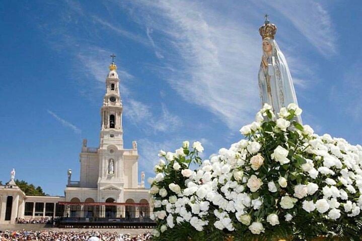 Fuld dag privat tur: Fátima Sanctuary, Batalha, Nazaré, Óbidos