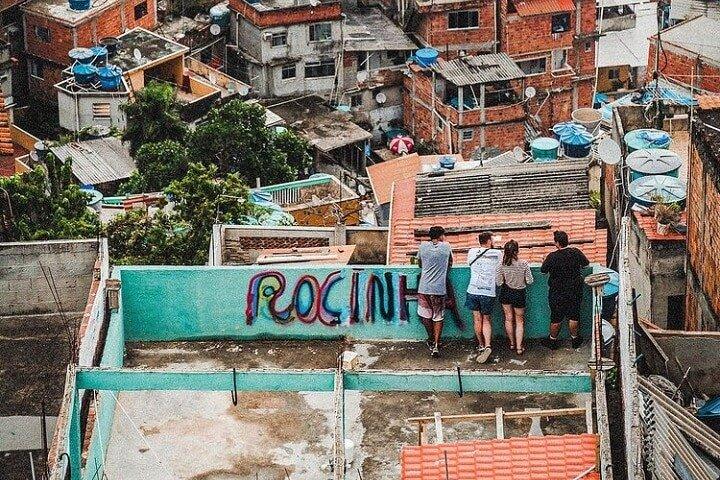 Explore a história e a cultura da Favela da Rocinha