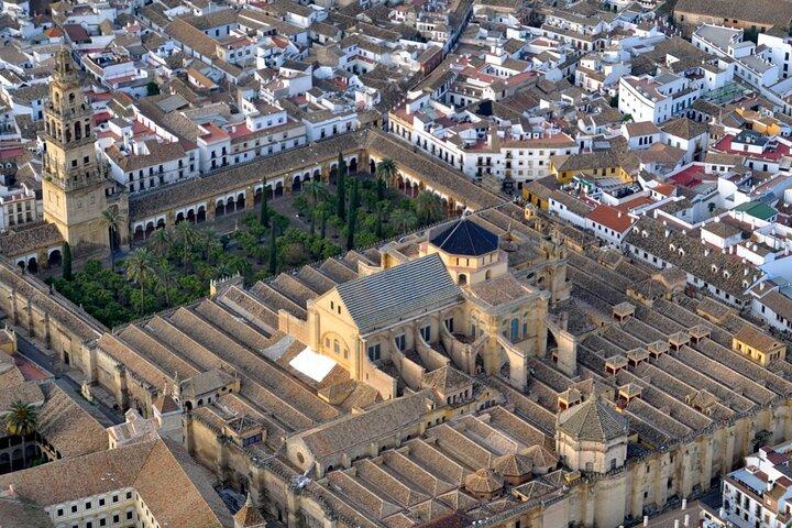 Cordova e la sua Moschea da Granada con trasferimento semiprivato