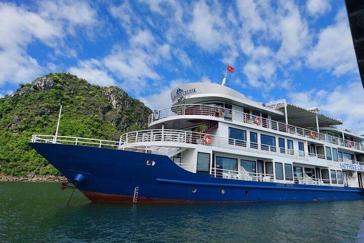 Sapphire Cruise Tour de 3 días por la bahía de Halong (2 noches en barco)