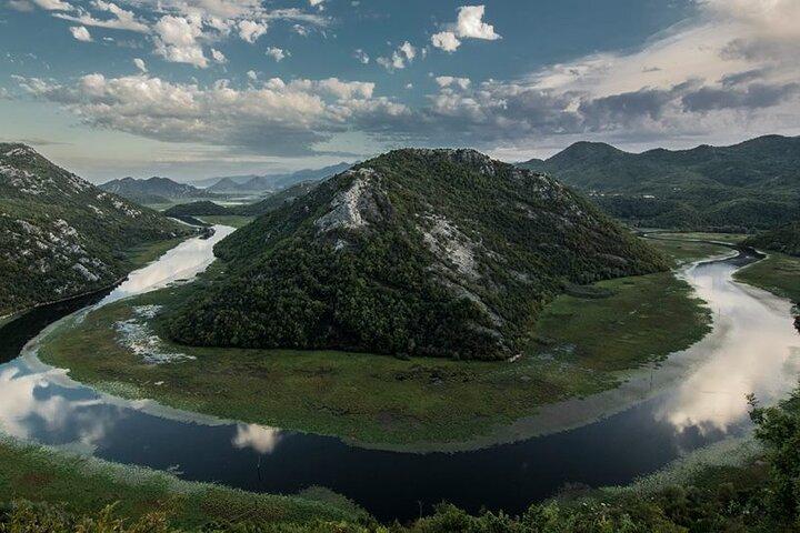 Tour privado: lago Skadar NP, Cetinje, Lovćen NP: la belleza del antiguo Montenegro