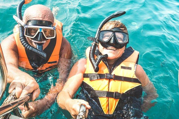 Viajes de esnórquel a las islas de Daymaniat Sharing Trip