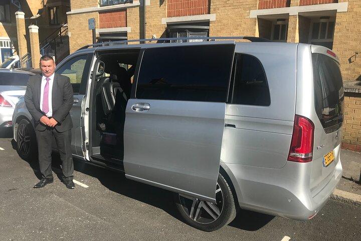 Private Transfer to Windsor Castle (Including Tickets) 7 Passengers