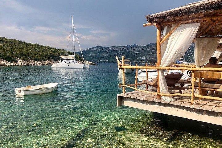 Private speedboat tour to the islands