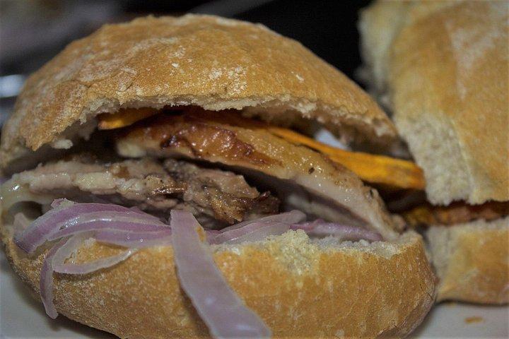 リマで最高のペルー料理バイク ツアー
