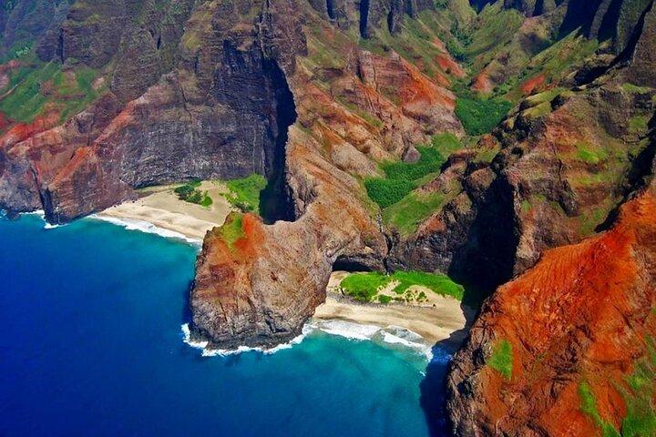 カウアイ島：ナパリ海岸ボートツアーとシュノーケリング