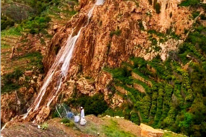Oman Treasure FullDay Adventure at Birkat Al Mouz & Jebel Akhdar