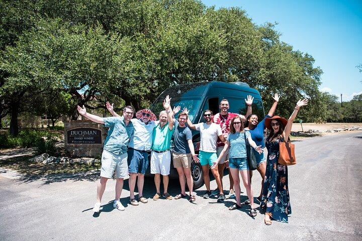 De Austin: Hill Country BBQ & Wine Shuttle