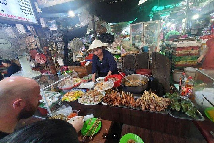フエをスタイリッシュに探索：レンタカー付き 5 時間市内ツアー