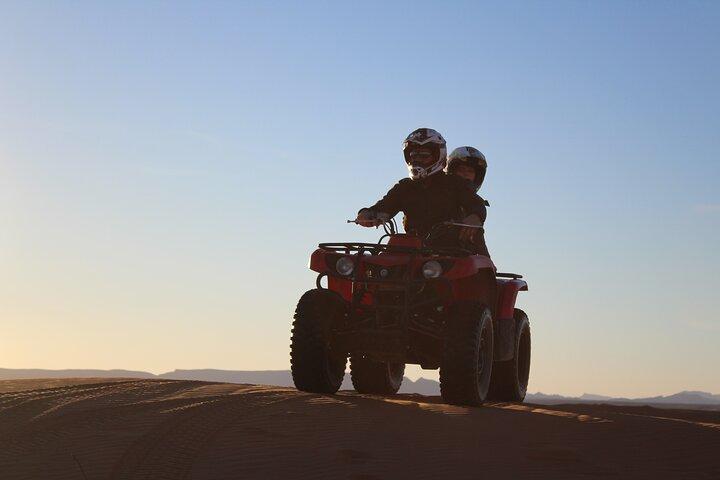 Recorrido en quad de Merzouga de 4 horas fuera de la carretera con recogida