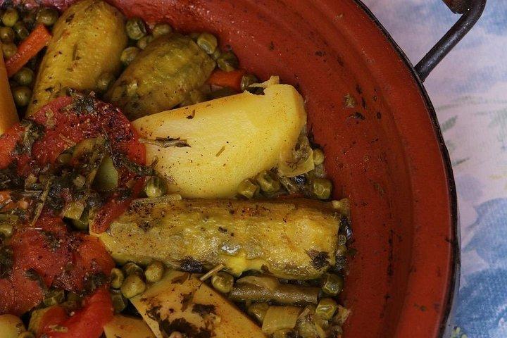 マラケシュからのアトラス山脈日帰りツアーでのベルベル人の家族との料理教室